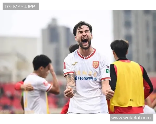 重庆足球队逆袭之路挑战赛特别报道展现奋斗精神与团队力量