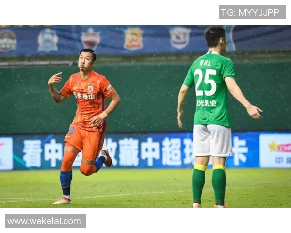 重庆足球队以60分领跑精英赛积分榜展现强劲实力与竞争优势